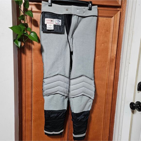 Spyder woman's insulated ski pants with padded knees - Picture 6 of 8